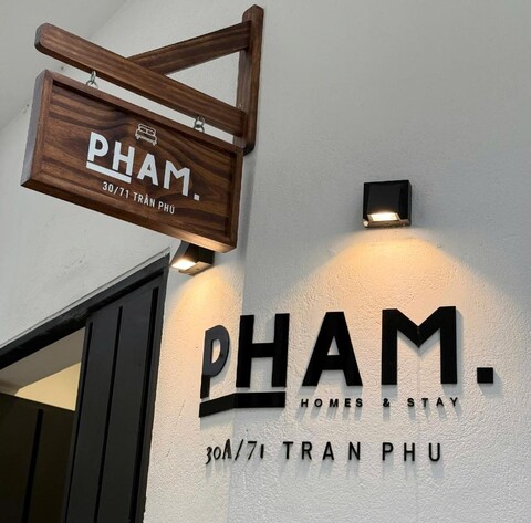 PHẠM. 홈즈
