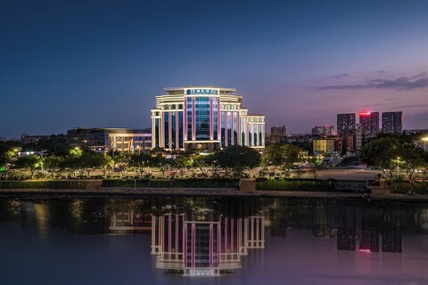 광저우 엘레강트 인터내셔널 호텔, 판위 광장 지하철역 지점 - 광저우 박람회 기간 중 광저우 박람회 단지까지 프리 셔틀버스 제공 및 광저우 바이윈 국제공항까지 프리 딜리버 서비스