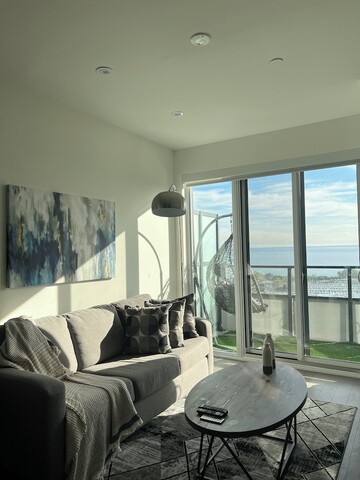 아다스테이 스위트 토론토