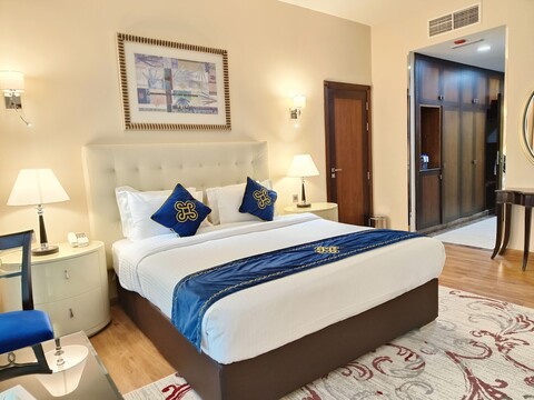 세븐 시즈 호텔