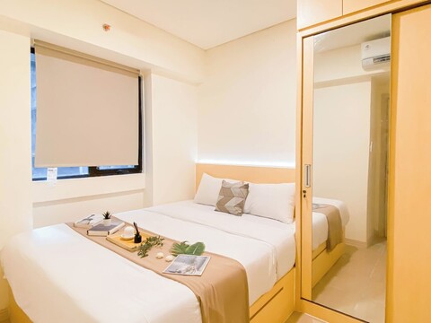 메이카르타의 현대적인 컨템포러리 2베드룸 아파트먼트