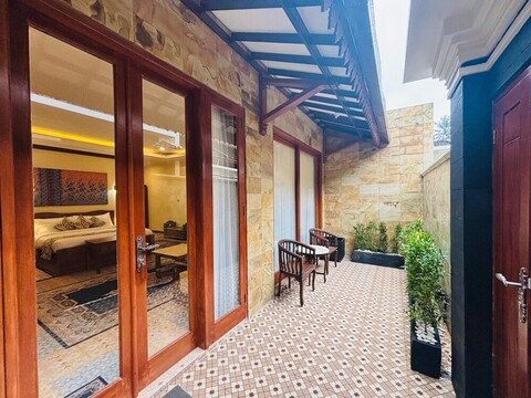 구치 마스 게스트하우스 사얀