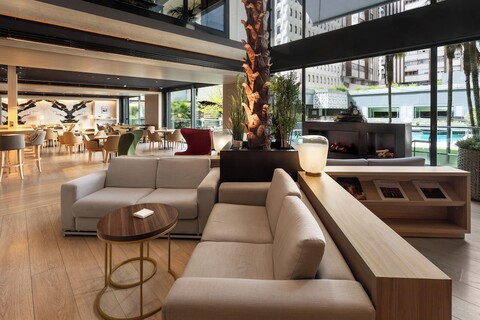 더 레벨 앳 멜리아 카스티야