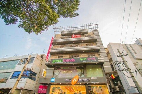 OYO Eyrie Suites Near Ascendas Park Square Mall