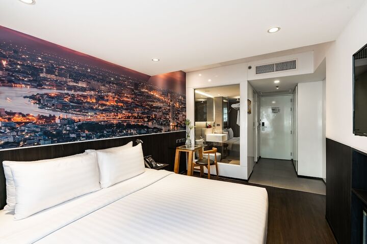 room detail thumbnail 1