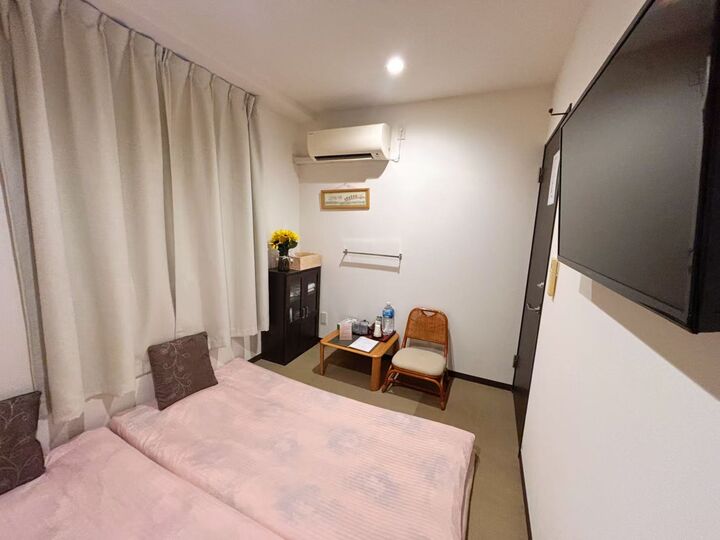 room detail thumbnail 0