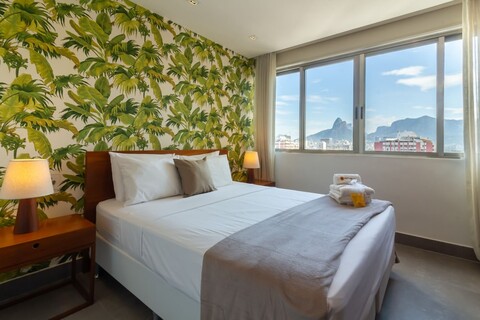 이파네마 비치까지 10분, AC1007