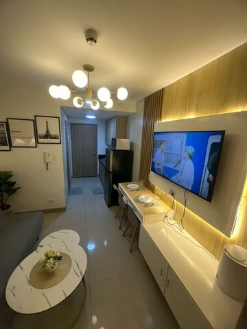 쇼어 레지던스, MOA 근처