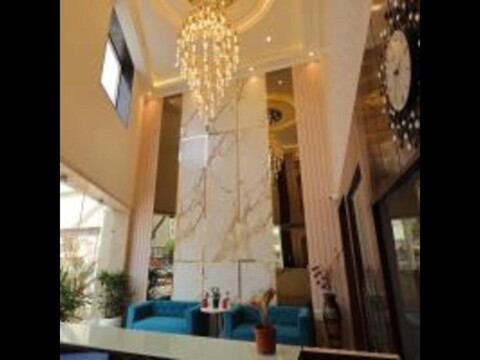 Hotel Taj Crown Plaza Agra
