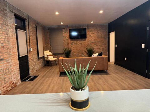 Convention – Parking Free – King Bed - Short North