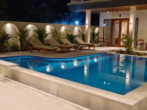 FULLMOON CANGGU Nelayan