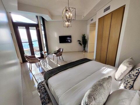 럭스 B&B 아이콘 타워