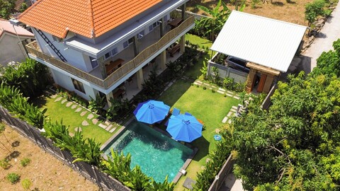 더 라카 빌라 아메드