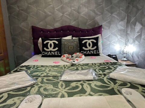 크랄 아스 스위트 호텔