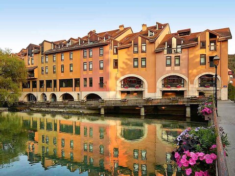 오텔 이비스 안시 상트르 비에유 빌르