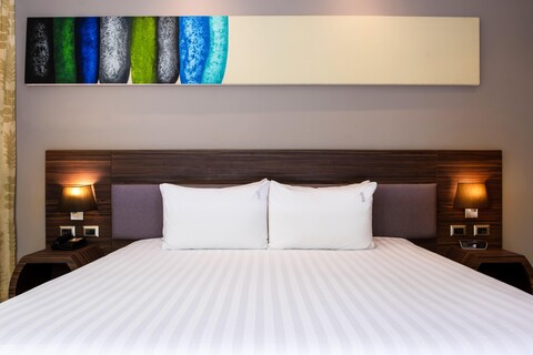 Holiday Inn Phuket Karon Beach