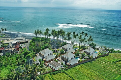 나쿨라의 마자파히트 비치 빌라