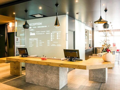 이비스 바욘 센터