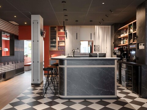 이비스 뤼에유-말메종 센터