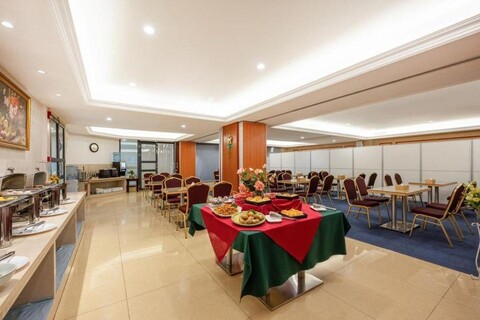 Vienna Hotel (Guangzhou Xintang Shacun Metro Station)