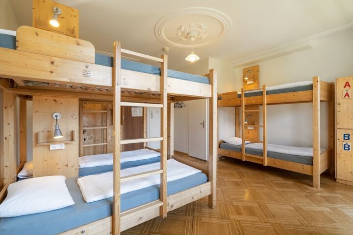 room detail thumbnail 0