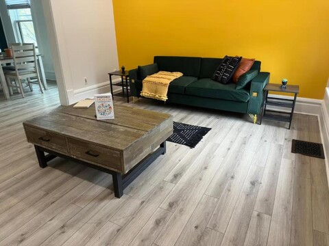 Short North– Parking Free - King Bed - Convention