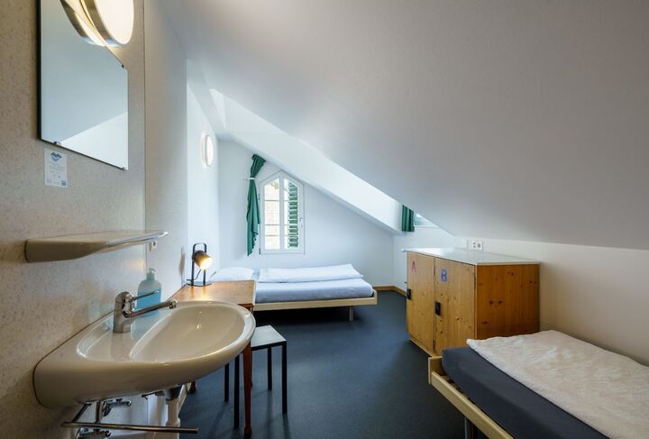 room detail thumbnail 0