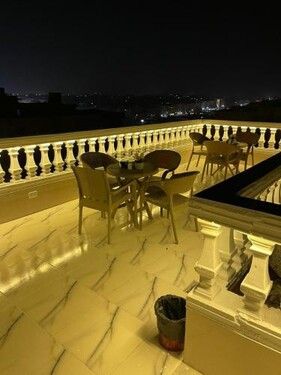 Pyramids High View Inn