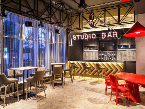 이비스 스타일스 런던 일링