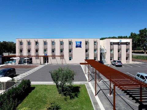 이비스 버짓 마노스크 카다라슈