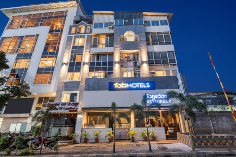 FabHotel Royal N Comforts