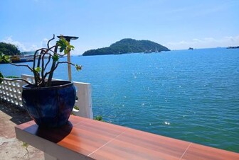 Water's Edge Resort ,