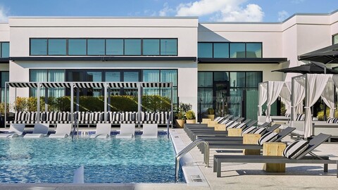 센트럴 웨스트 미드타운 앳 스타 메탈스