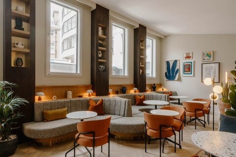 클럽 쿼터스 호텔, 세인트 폴스