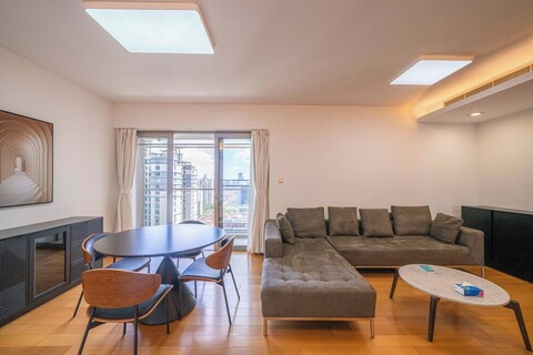 타임스 패밀리 3베드룸 2욕실 아파트먼트, 쉬자후이 메트로