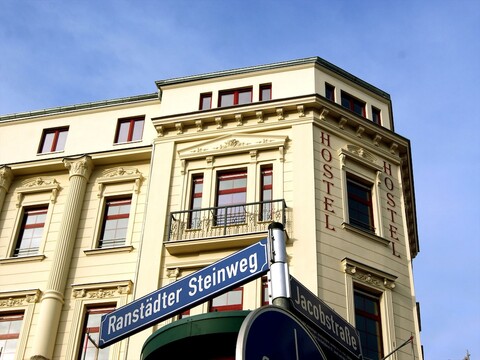 슬리피 라이온 호스텔, 유쓰 호텔 & 아파트먼트 라이프지히
