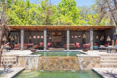 호텔 데세르티카