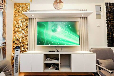 사피라 매너, 베이 근처의 호화로운 콘도