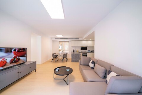 타임스 스타일리시 3베드룸 2욕실 아파트먼트, 쉬자후이 상점