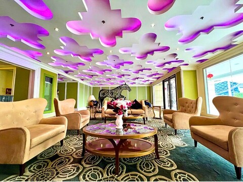 몰 오브 아시아 옆에 머물기, 걷고 탐험하기