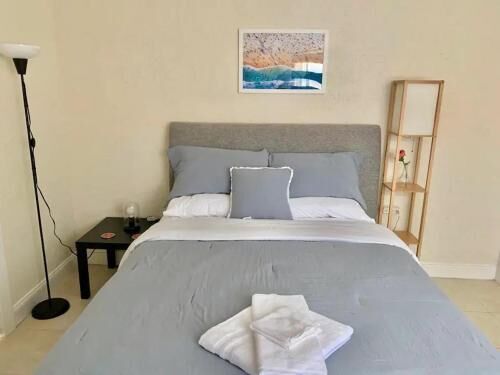 Private Rooms close to Miami Airport - Free parking - 01-i