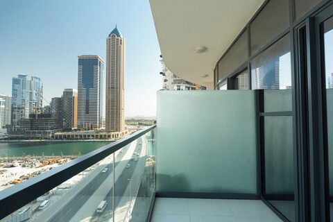 비즈니스 베이의 레이크뷰 1베드룸 리트리트