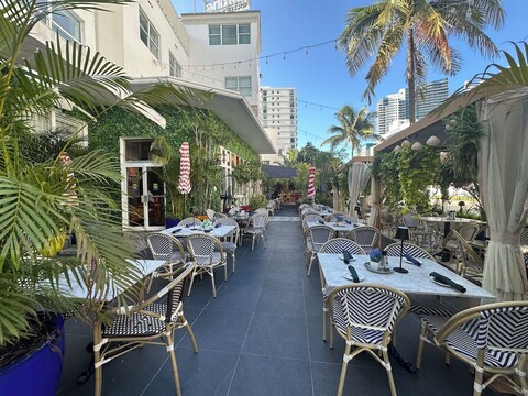 맥시네스 도싯 카탈리나 호텔