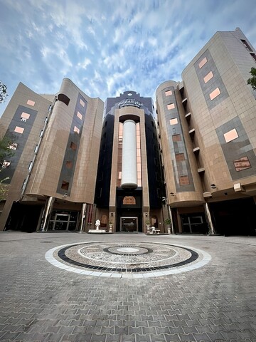 알 파라비 타워스 호텔