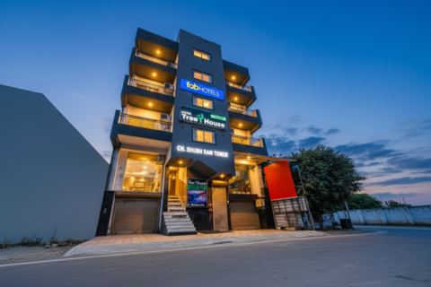FabHotel Tree House – Nr Yashobhoomi Convention Centre