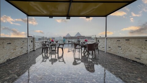 럭셔리 자쿠지, 피라미드 뷰