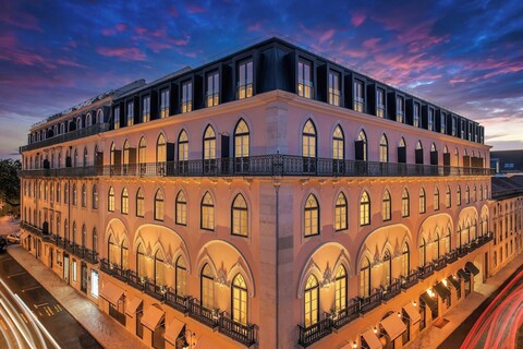 디 이벤스,  오토그래프 컬렉션