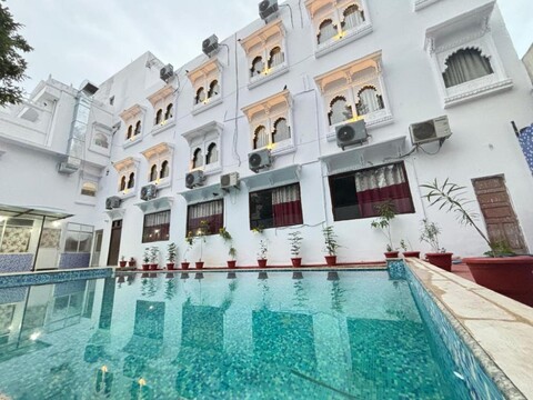 Inda Haveli with Swimming Pool