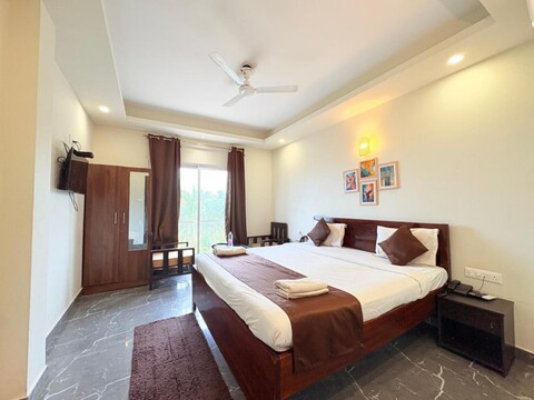 Hotel Semayra Front Of Puri Sea Beach