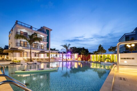 Sanya Haishi Pool Design Homestay (West Island Tourist Scenic Area)